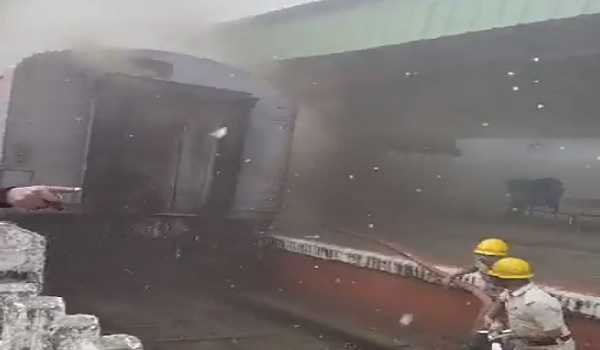 Fire breaks out in stationary train at KSR Bengaluru station, no casualties