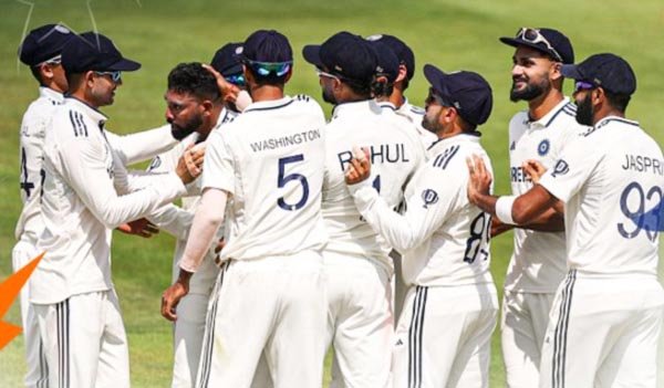 Siraj, Deep rattle Eng as hosts reach 98/4 at Lunch